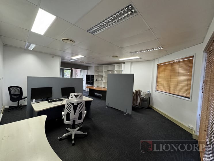 Greenslopes QLD 4120 - Image 2