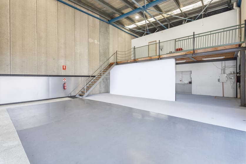 Click to view all images Wetherill Park NSW 2164 - Image 2