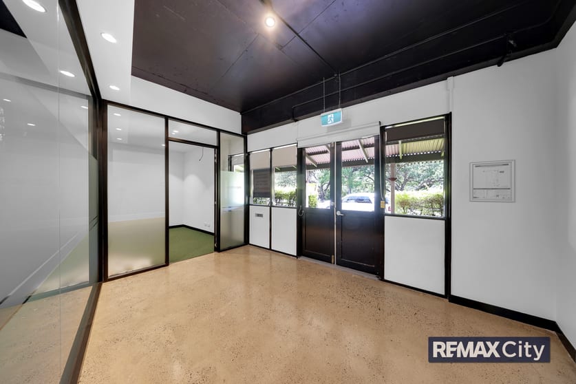 Click to view all images 2/162 Petrie Terrace Petrie Terrace QLD 4000 - Image 3