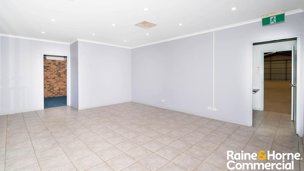 1/11 Lawson Street Wagga Wagga NSW 2650 - Image 3