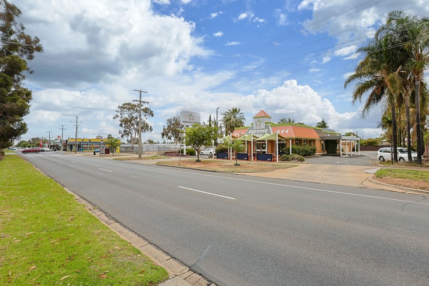 218 Deakin Ave Mildura VIC 3500 - Image 2