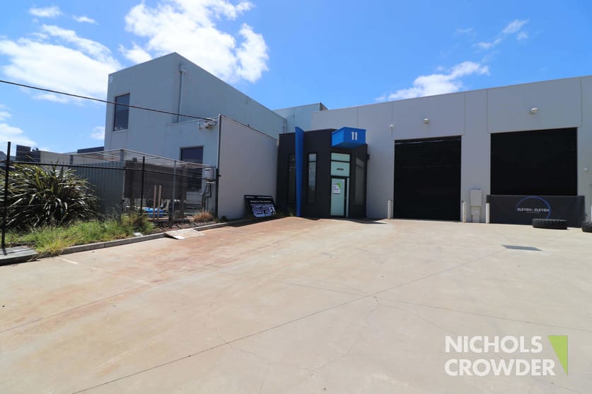 Click to view all images 1/11 Tova Drive Carrum Downs VIC 3201 - Image 2