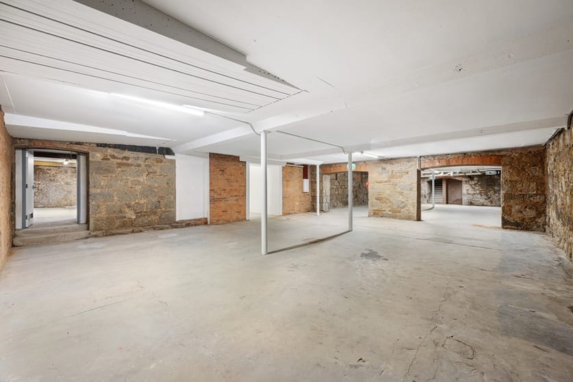 Click to view all images 580 Dean Street Albury NSW 2640 - Image 1