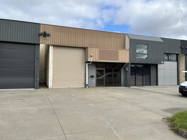 Click to view all images 1/7 MacBeth Street Braeside VIC 3195 - Image 2