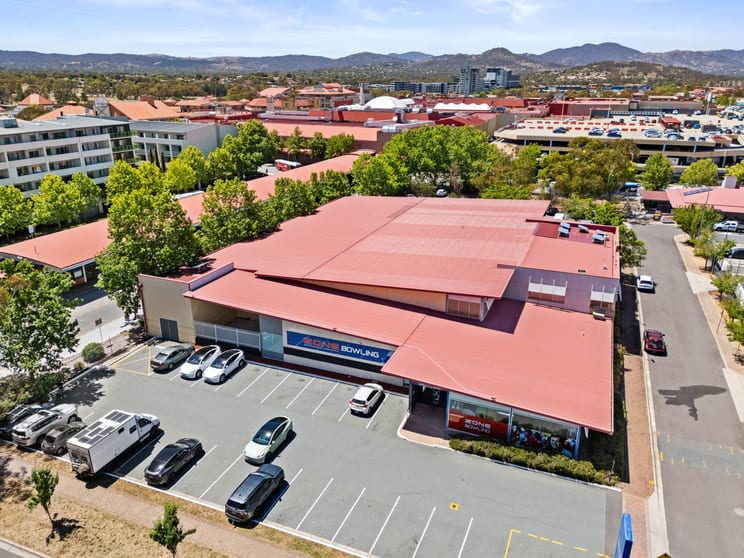Click to view all images 76 Cowlishaw Street Greenway ACT 2900 - Image 3