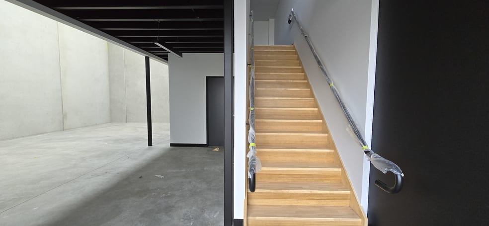 Click to view all images 4/2 Distribution Drive Mickleham VIC 3064 - Image 2