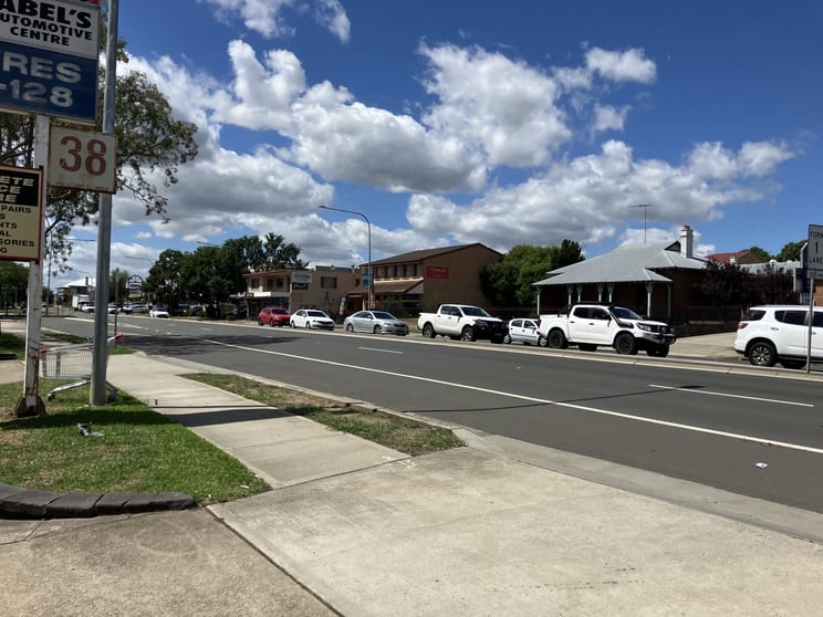 Click to view all images 2/38 Bells Line of Road North Richmond NSW 2754 - Image 3