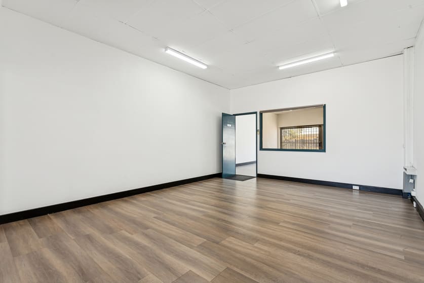 Click to view all images 6/320 Great Eastern Highway Ascot WA 6104 - Image 3