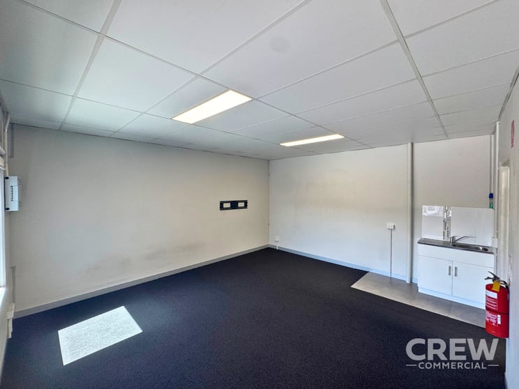 6/5 Inventory Court Arundel QLD 4214 - Image 3