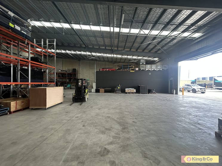 Click to view all images 8/91 Darlington Drive Yatala QLD 4207 - Image 3