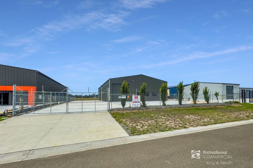 27 Jackson Crescent Bairnsdale VIC 3875 - Image 1
