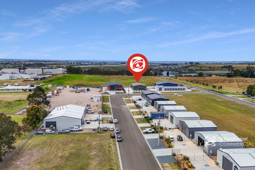 27 Jackson Crescent Bairnsdale VIC 3875 - Image 3