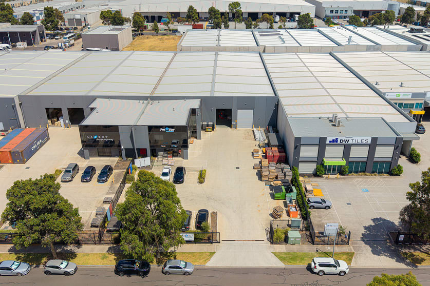 Click to view all images 27 Barclay Road Derrimut VIC 3026 - Image 2