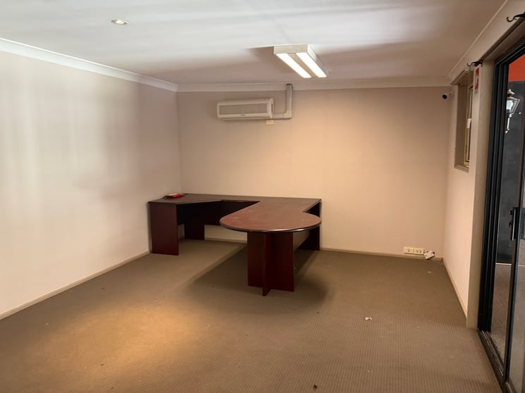 Click to view all images 6/280 Great Southern Road Bargo NSW 2574 - Image 3