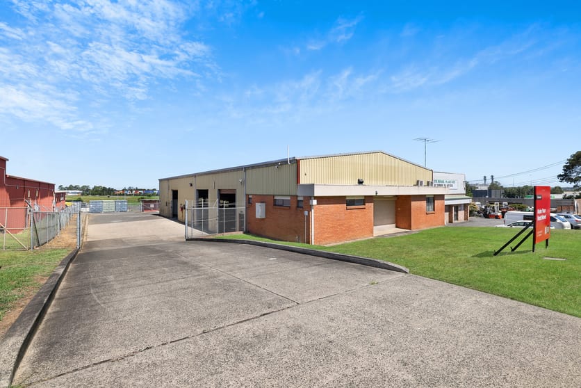 Click to view all images 62 Railway Street Bomaderry NSW 2541 - Image 2