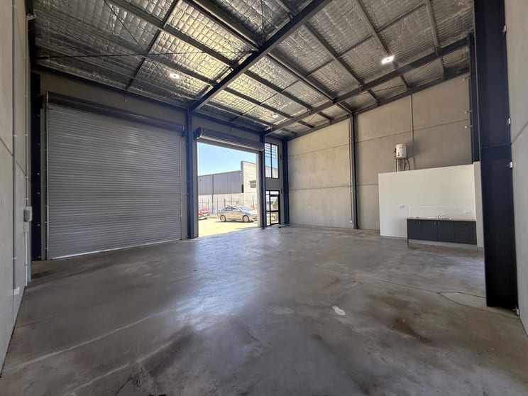 Click to view all images Unit 8, 50 Riverside Drive Mayfield NSW 2304 - Image 3