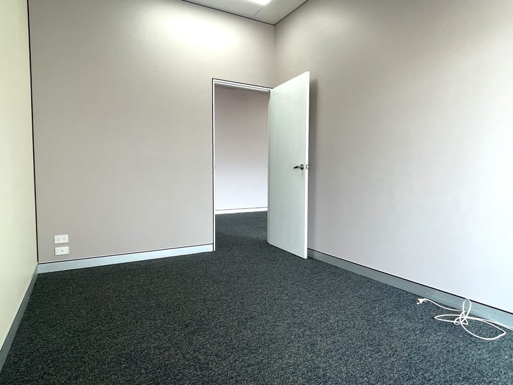 Click to view all images Suite 5/234 Prospect Highway Seven Hills NSW 2147 - Image 3