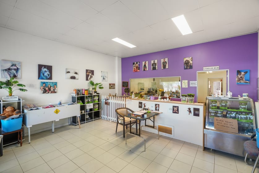 Click to view all images 8 Dunoon Court Mulgrave VIC 3170 - Image 3