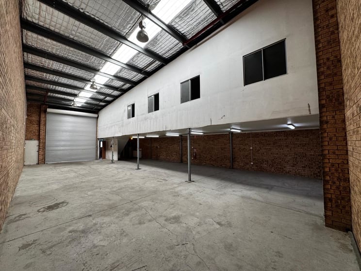 Click to view all images 5/11 Elizabeth Street Campsie NSW 2194 - Image 2