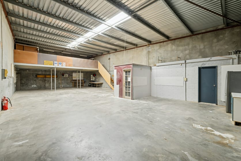 Click to view all images 3/96 Briggs Street Welshpool WA 6106 - Image 3