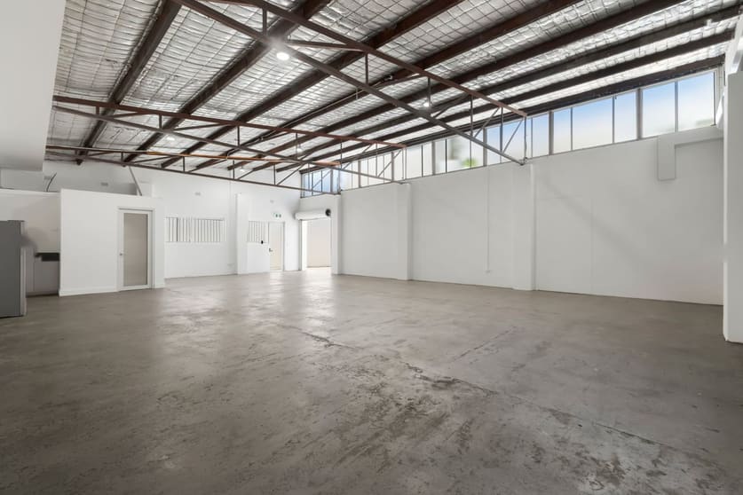 Click to view all images 2,3/22 Chard Road Brookvale NSW 2100 - Image 2