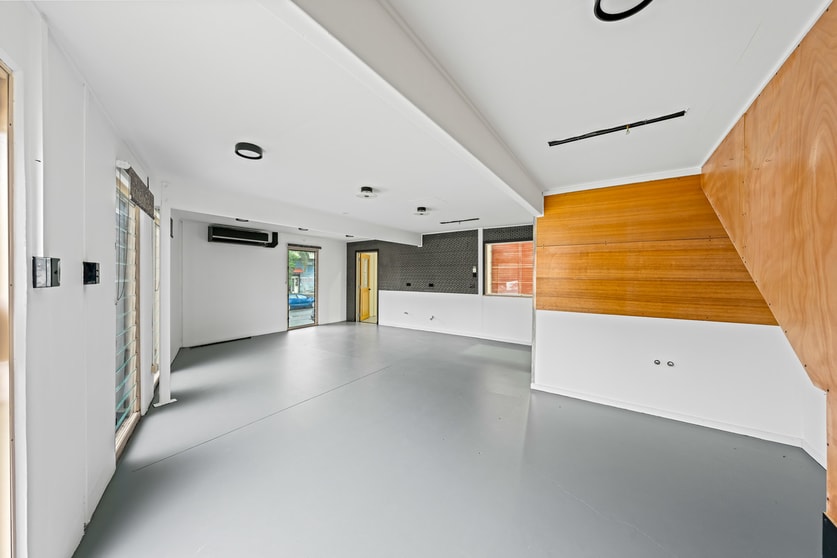 85 Deshon Street Woolloongabba QLD 4102 - Image 2