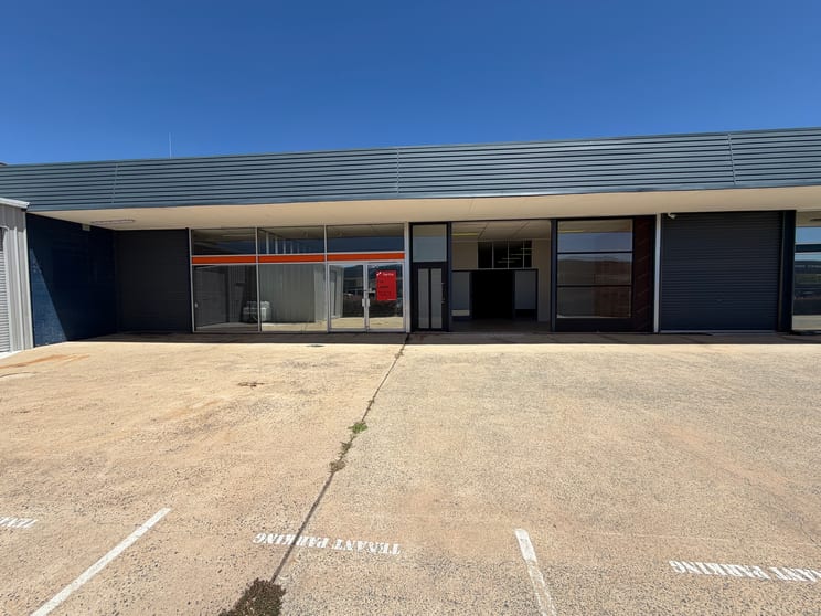 Click to view all images 4/17-19 Townsville Street Fyshwick ACT 2609 - Image 1