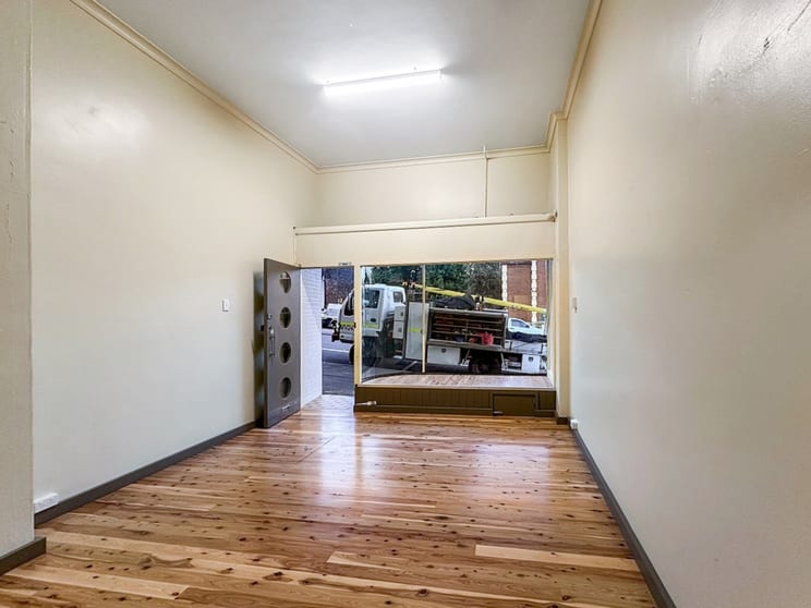 Click to view all images 71 Waratah Street Katoomba NSW 2780 - Image 2