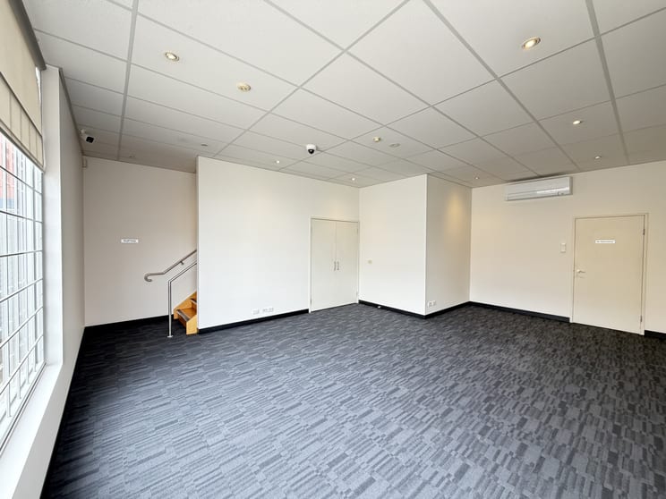 Unit 16, 15 Thackray Road Port Melbourne VIC 3207 - Image 3
