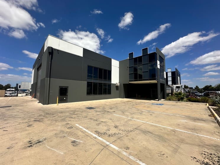 16 Quinlan Road Epping VIC 3076 - Image 1