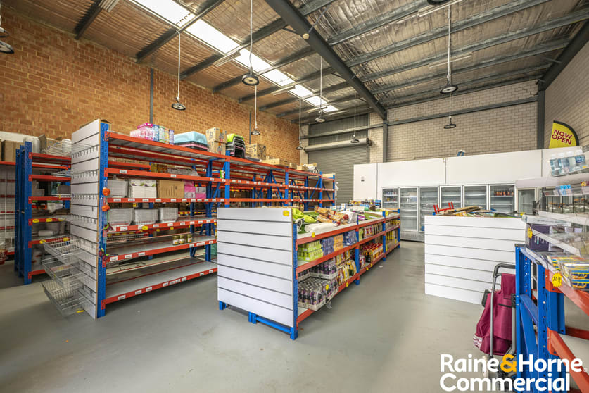 Click to view all images Unit 11/5 Hollylea Road Leumeah NSW 2560 - Image 2