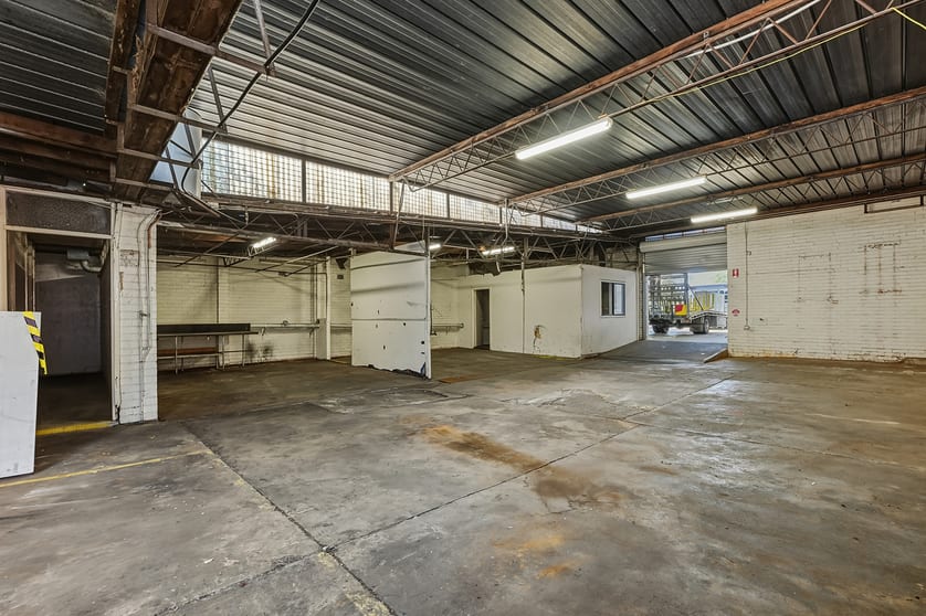 Click to view all images 36 Bathurst Road Orange NSW 2800 - Image 2
