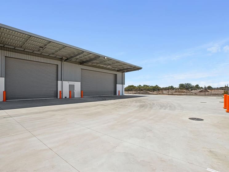 10 Mervyn St Stake Hill WA 6181 - Image 5