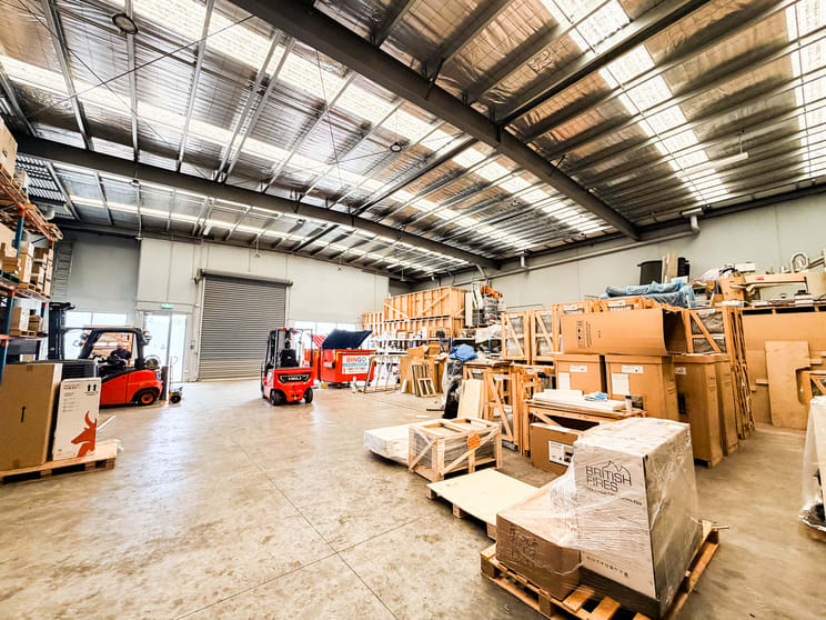 Click to view all images 4/57-59 Cameron Street Cranbourne VIC 3977 - Image 3