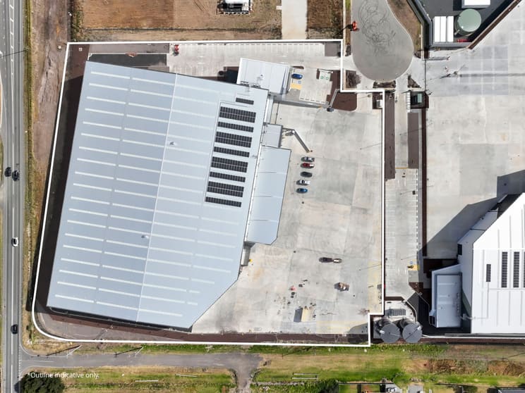 Click to view all images 15 Battery Court Cranbourne West VIC 3977 - Image 2