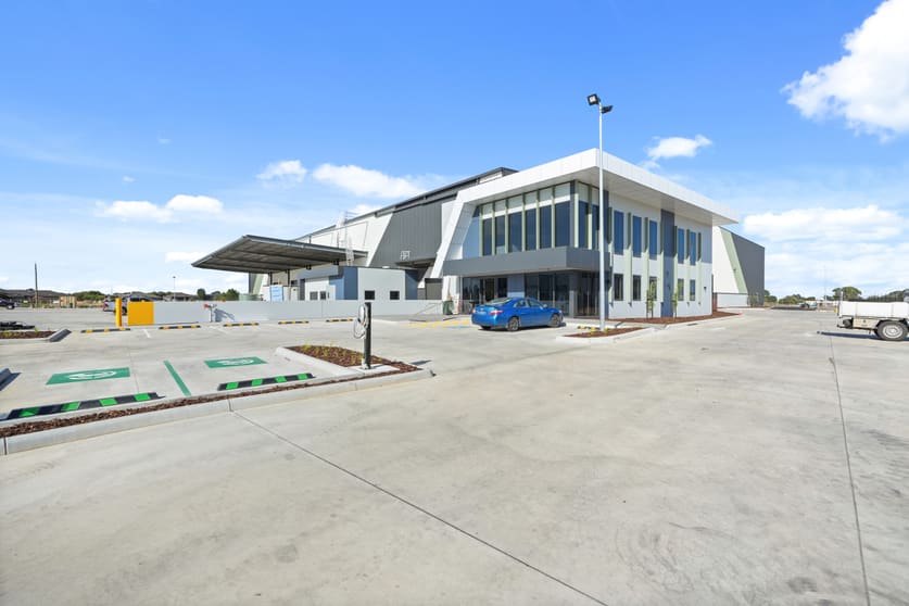 Click to view all images 15 Battery Court Cranbourne West VIC 3977 - Image 3