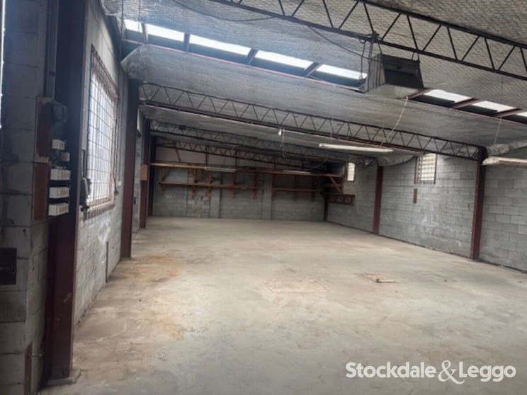 Click to view all images 4/7-11 Holmes Road Morwell VIC 3840 - Image 3