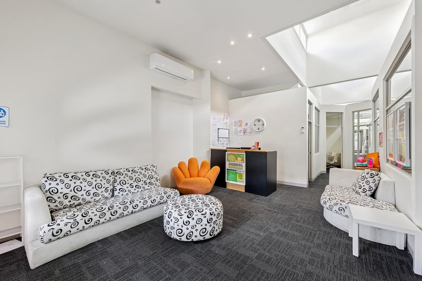 Click to view all images 261 Spring Street Reservoir VIC 3073 - Image 3