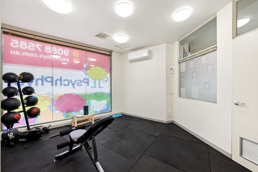 Click to view all images 261 Spring Street Reservoir VIC 3073 - Image 4