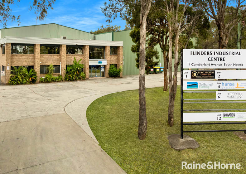Click to view all images 2/4 Cumberland Avenue South Nowra NSW 2541 - Image 3
