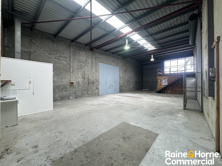 Click to view all images 5/35 Deakin Street Brendale QLD 4500 - Image 3