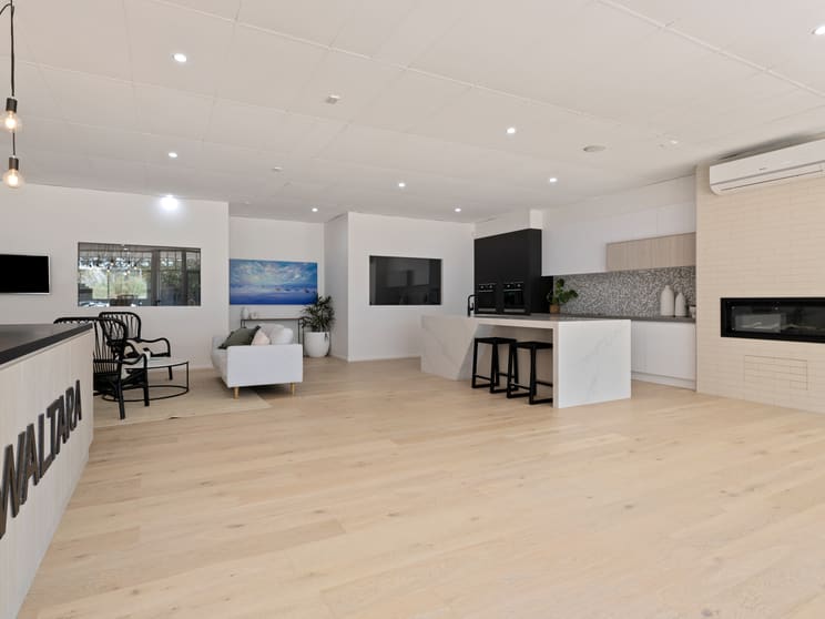 Click to view all images 151-155 Main Street Mornington VIC 3931 - Image 3