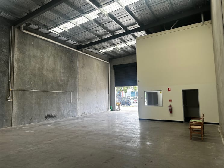 Click to view all images 4/49 Lara Way Campbellfield VIC 3061 - Image 3