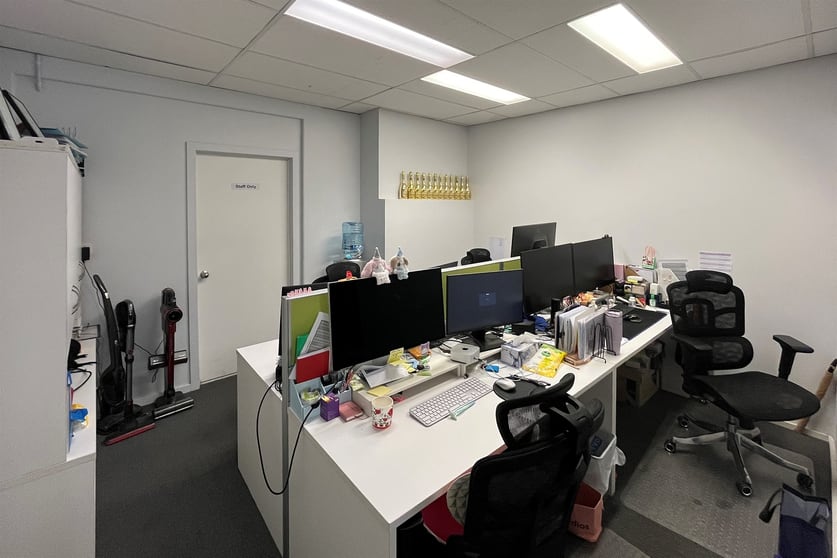 Click to view all images 11 BLACKBURN ROAD Blackburn VIC 3130 - Image 3