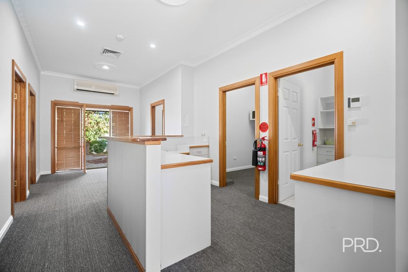 35 Blake Street Wagga Wagga NSW 2650 - Image 1
