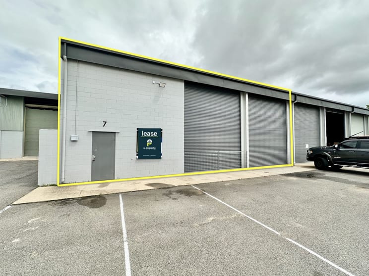 Click to view all images Unit 7/186 Hugh Street Currajong QLD 4812 - Image 1
