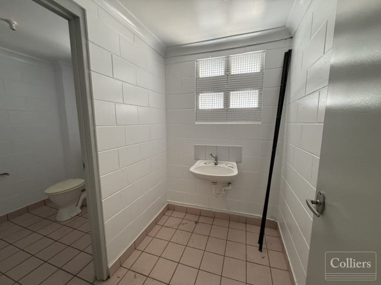 7/186 Hugh Street Currajong QLD 4812 - Image 3