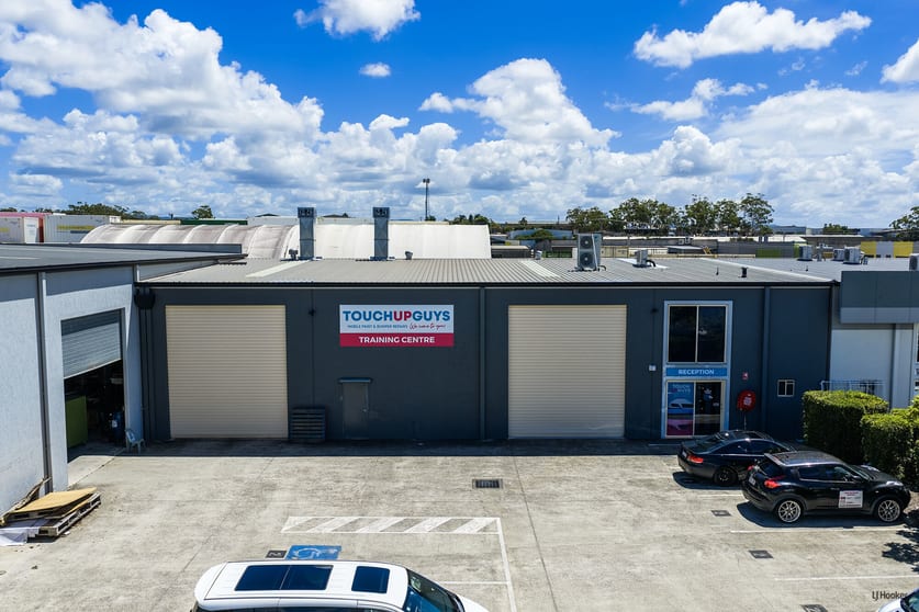 Click to view all images 2/25-27 Ereton Drive Arundel QLD 4214 - Image 1