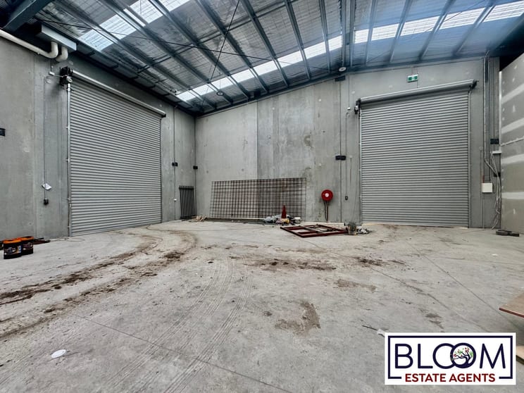 Click to view all images 67 Davies av Sunshine North VIC 3020 - Image 3