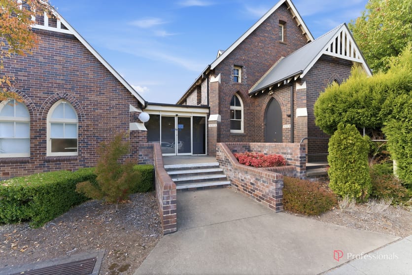 Click to view all images 2/116 Rusden Street Armidale NSW 2350 - Image 1
